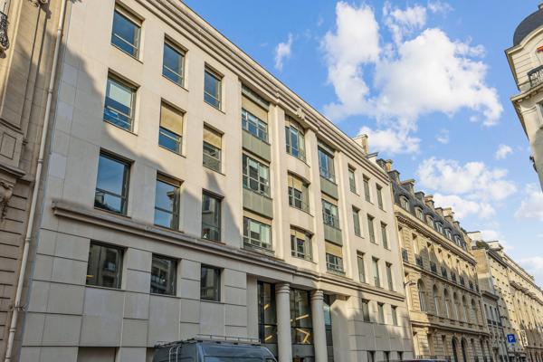 Bureaux à louer Paris 16e avec parkings en sous-sol et double adresse