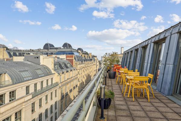 Bureaux à louer Paris 16e avec parkings en sous-sol et double adresse