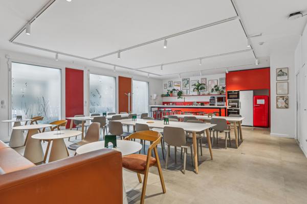 Bureaux à louer Paris 16e avec parkings en sous-sol et double adresse
