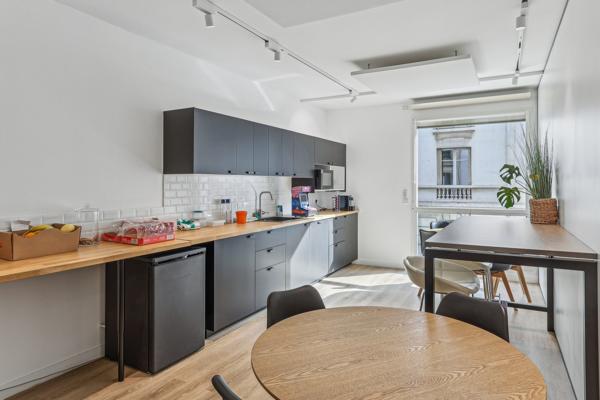 Bureaux à louer Paris 16e avec parkings en sous-sol et double adresse