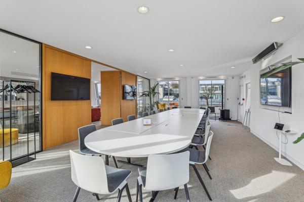 Bureaux à louer Paris 16e avec parkings en sous-sol et double adresse