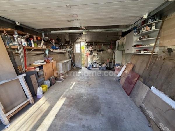 SAINT ARNOULT EN YVELINES. Maison ancienne de 101 m² avec du potentiel. 3 Chambres, garage avec un terrain à bâtir