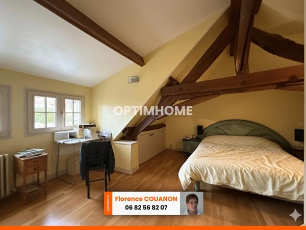 SAINT ARNOULT EN YVELINES. Maison ancienne de 101 m² avec du potentiel. 3 Chambres, garage avec un terrain à bâtir