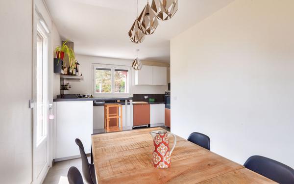 Maison à vendre    4 pièces •  Givors