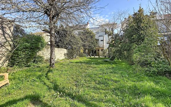 Maison à vendre    5 pièces •  La Rochelle