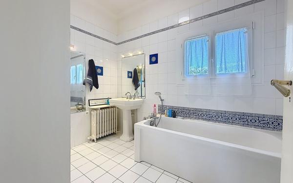 Maison à vendre    5 pièces •  La Rochelle