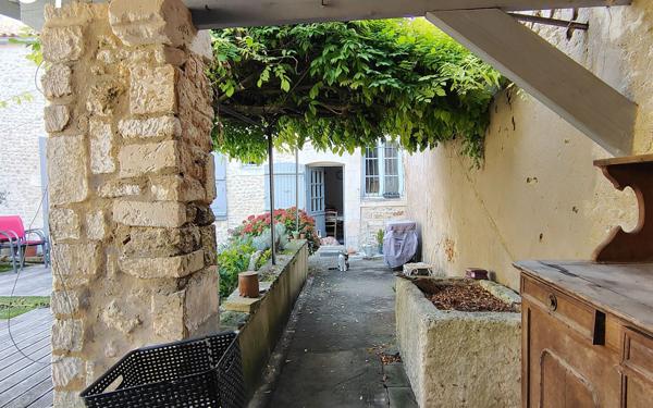 Maison à vendre    7 pièces •  Marennes