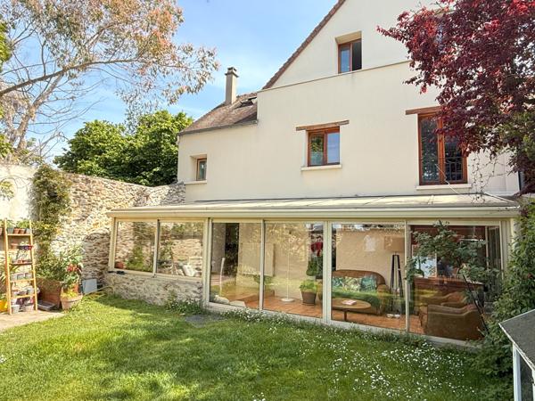 Triel-sur-Seine (78510) Maison ancienne 93 m² - 3 Chambres - Jardin -