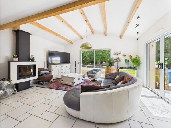 Pavillon  Prahecq 6 pièce(s) 143 m2 4 chambres