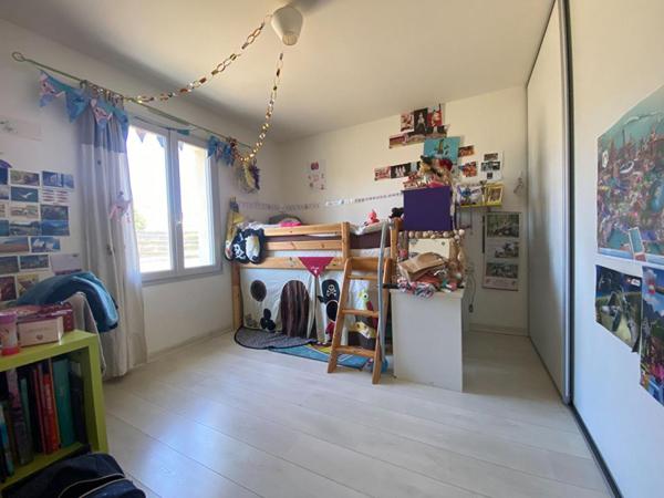 Pavillon  Prahecq 6 pièce(s) 143 m2 4 chambres