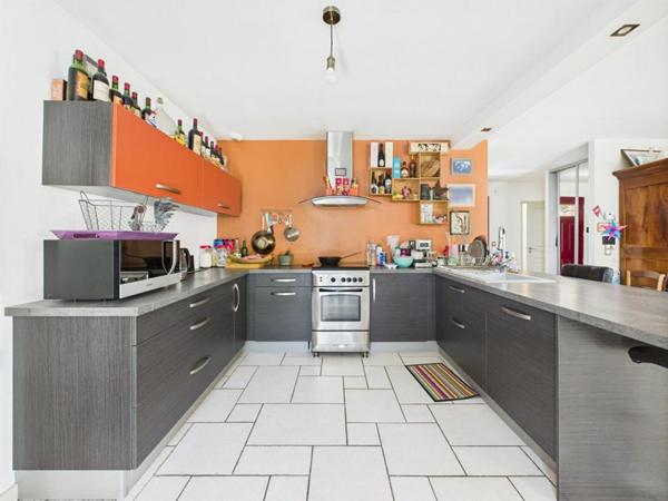 Pavillon  Prahecq 6 pièce(s) 143 m2 4 chambres