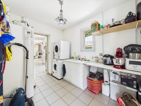 Pavillon  Prahecq 6 pièce(s) 143 m2 4 chambres