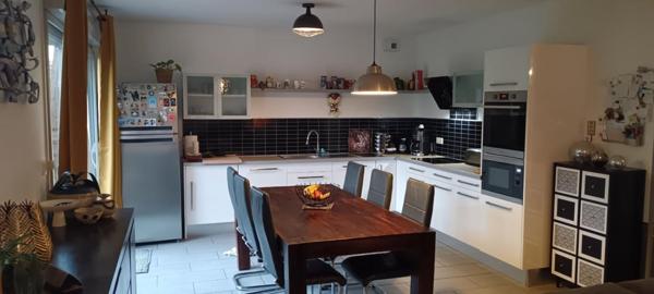 Maison à SAINTES, 17100 - 5 pièces 116m²