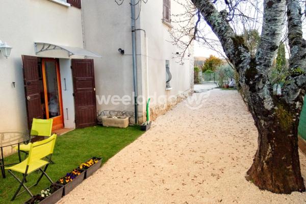 Maison à vendre 8 pièces de 195,99 m² à Gréoux-les-Bains