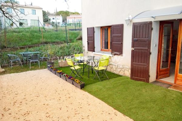 Maison à vendre 8 pièces de 195,99 m² à Gréoux-les-Bains