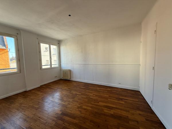 CAEN Appartement de trois pièces.
