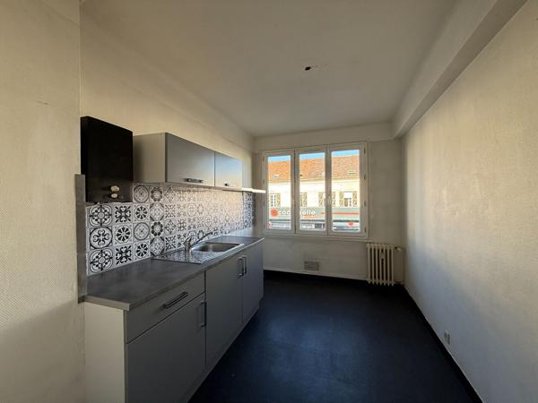 CAEN Appartement de trois pièces.