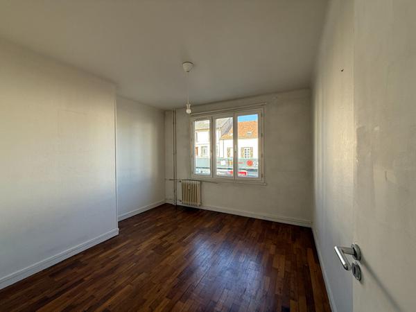 CAEN Appartement de trois pièces.