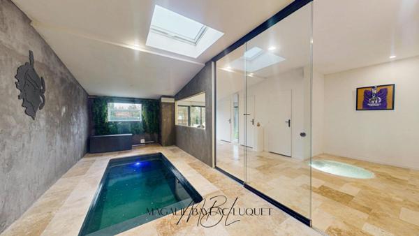 EXCLUSIVITE - Villesèquelande -  MAISON DE CARACTERE - PISCINE INTERIEURE