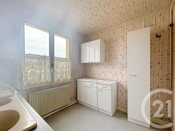 Appartement F3 à vendre  3 pièces - 58,42 m 2   EVREUX  - 27