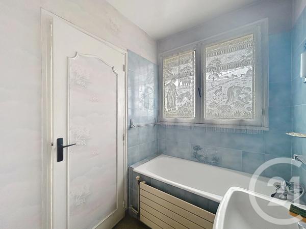 Appartement F3 à vendre  3 pièces - 58,42 m 2   EVREUX  - 27
