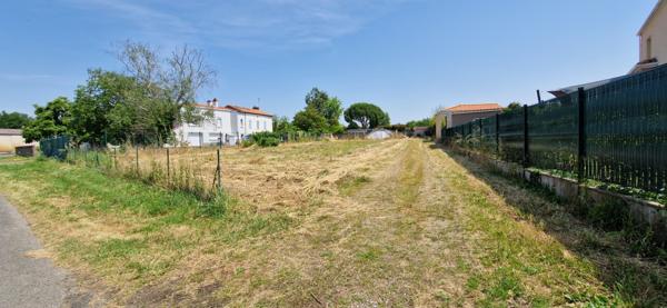 Terrain constructible 1.5 km du centre-ville du LOROUX-BOTTEREAU