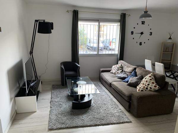 Appartement
                                                                                                                                                                                                                                                                                                                        3 pièce(s)                                                                                                                                                                                                          2 chambre(s)                                                                                                                                                                                                          64  m²