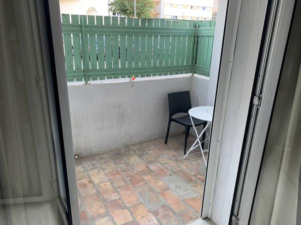 Appartement
                                                                                                                                                                                                                                                                                                                        3 pièce(s)                                                                                                                                                                                                          2 chambre(s)                                                                                                                                                                                                          64  m²