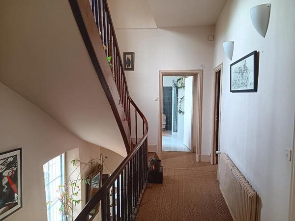 Cahors 46000 grande maison familiale de 250 m2 avec piscine