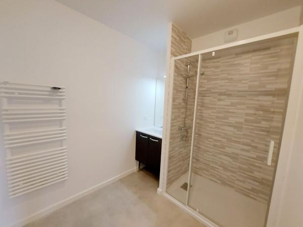 Location Appartement83,92 m² - 3 Pièces - SENE (56860)