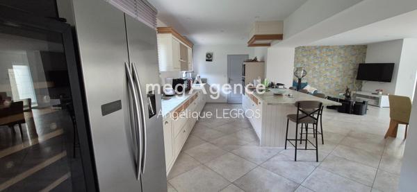 Maison à Arçonnay, 72610 - 7 pièces 170m²
