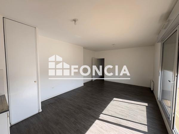 Location Appartement 2 pièces 47.8 m² - 31 RUE DU BOURG LA CROIX Angers 49100