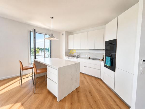 MARINA - VUE SUR SEINE A 180 DEGRES Loyer 2 400 €/mois charges comprises **  - Référence  2114