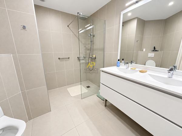 MARINA - VUE SUR SEINE A 180 DEGRES Loyer 2 400 €/mois charges comprises **  - Référence  2114