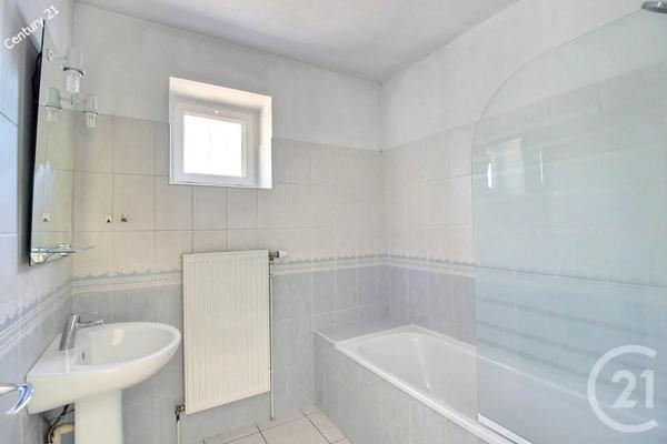 Maison à vendre  4 pièces - 116 m 2   CHATEAU THIERRY  - 02