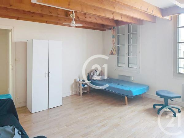 Appartement F4 à vendre  4 pièces - 79,55 m 2   SAINTES  - 17