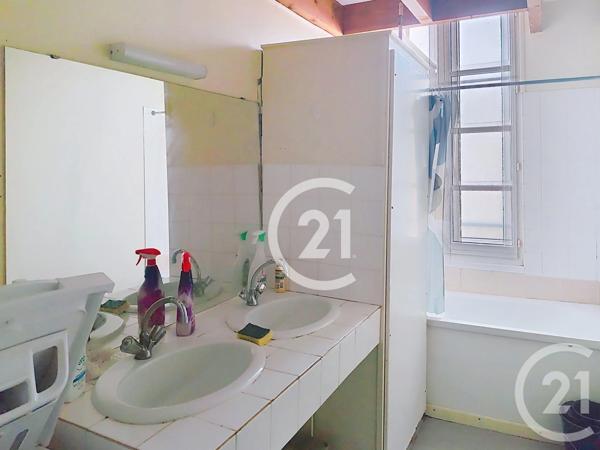 Appartement F4 à vendre  4 pièces - 79,55 m 2   SAINTES  - 17
