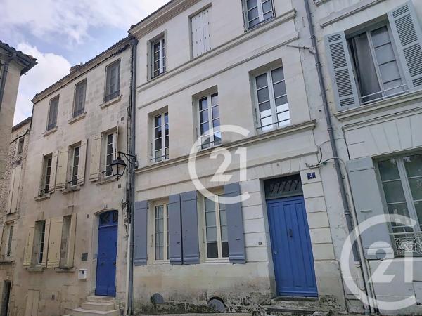 Appartement F4 à vendre  4 pièces - 79,55 m 2   SAINTES  - 17