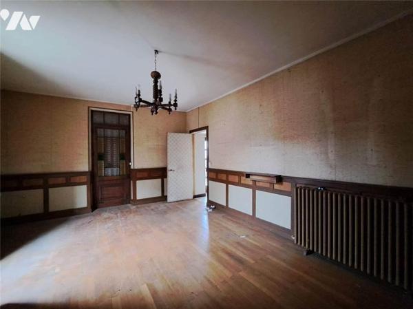 A VENDRE MAISON ET DEPENDANCES - BELLEY