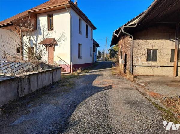 A VENDRE MAISON ET DEPENDANCES - BELLEY