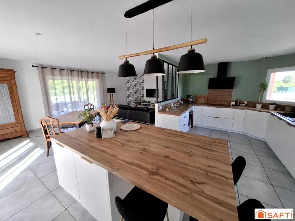 Maison de plain pied 150m2, 6 pièces, 3 chambres, bureau