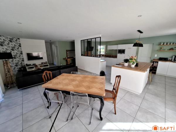 Maison de plain pied 150m2, 6 pièces, 3 chambres, bureau