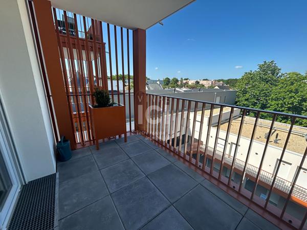 Appartement Nantes 3 pièce(s) 56.60 m2 + balcon cave et place de parking
