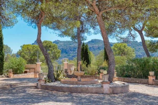 Terrain Constructible Le Muy 07 a , 03 a 85 ca constructibles