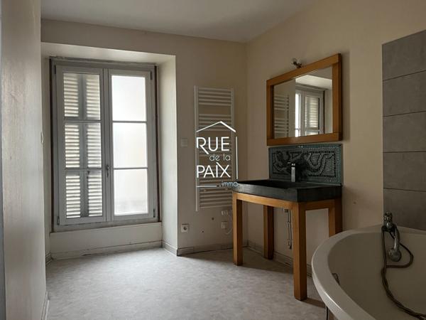 86110 MIREBEAU Maison Mirebeau 4 pièce(s) 89 m2