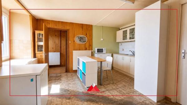 Maison avec dépendances à Bouverans