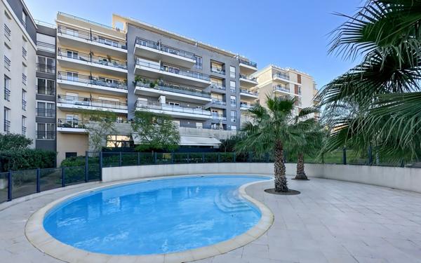Appartement à vendre    1 pièce • 30 m2 Antibes