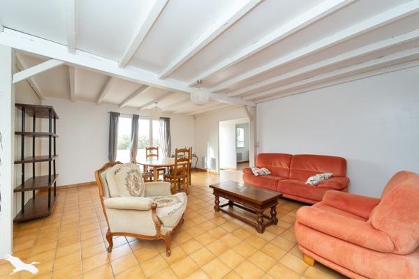 Immeuble à vendre |  Saint-Androny |  400 m²