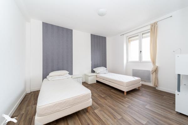 Immeuble à vendre |  Saint-Androny |  400 m²