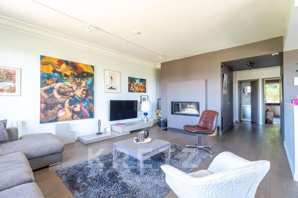 Villa contemporaine avec vue dominante